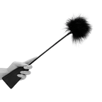 0000170351-cravache-avec-plumeau-noir-par-ouch.jpg
