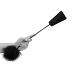 0000170352-cravache-avec-plumeau-noir-par-ouch.jpg
