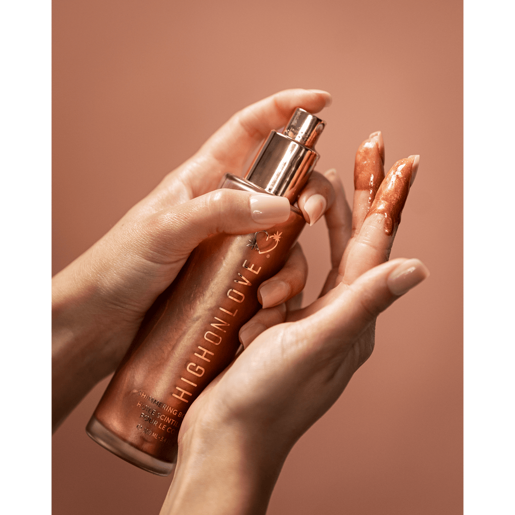 0000192894-huile-corporelle-scintillante-par-highonlove.png