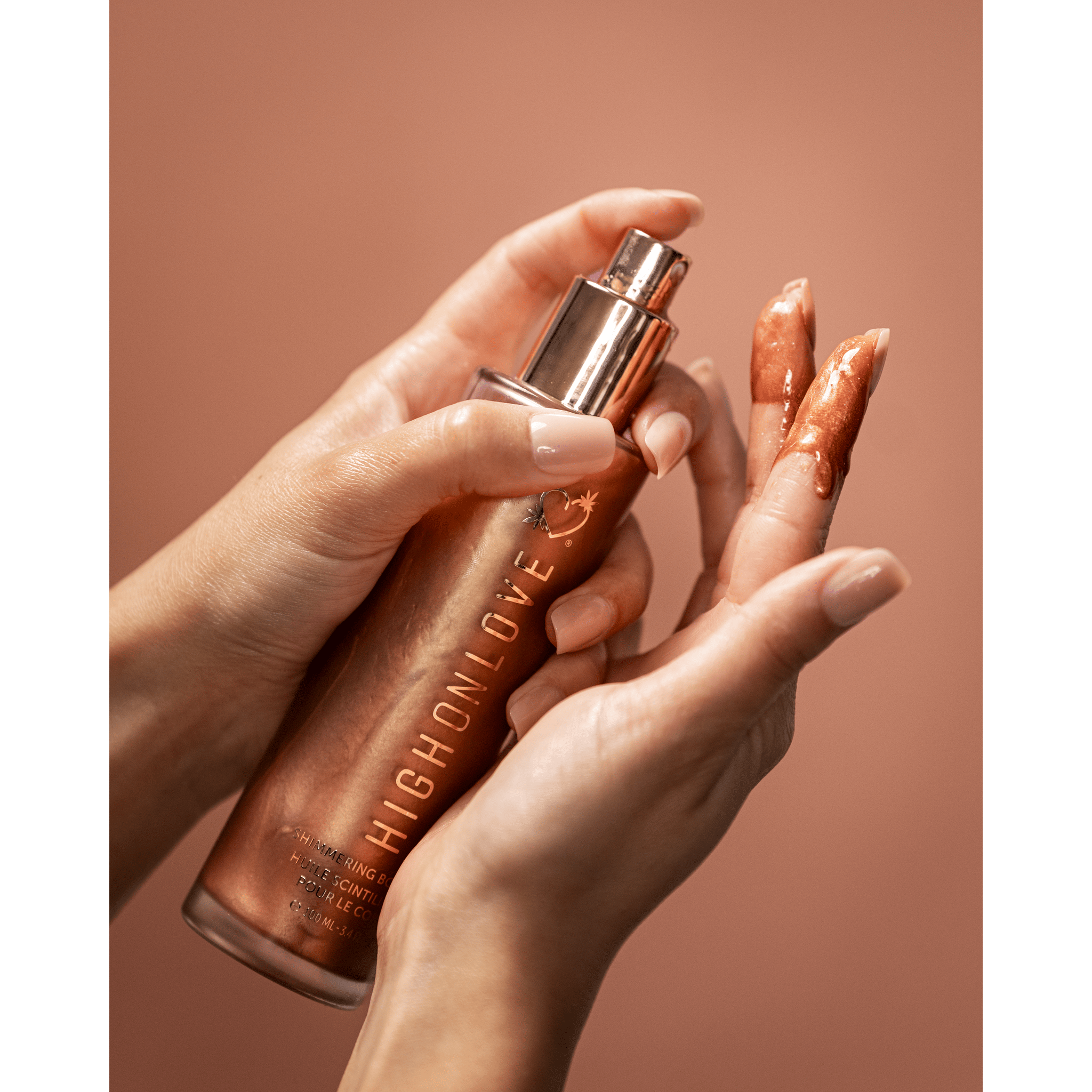 0000192894-huile-corporelle-scintillante-par-highonlove.png
