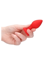 3. Boutique érotique, Manchon anal en silicone rouge avec base en forme de coeur par Ouch